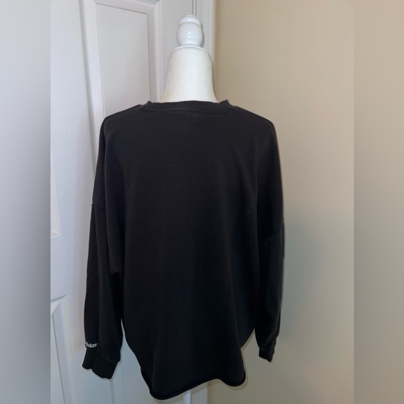 Oversized Adidas Sweater - Picture 4 of 6